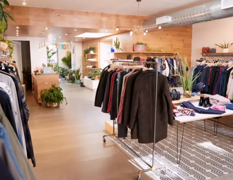 Serveis i construccio Adecuacion local comercial para nueva actividad Placa Catalunya el Prat