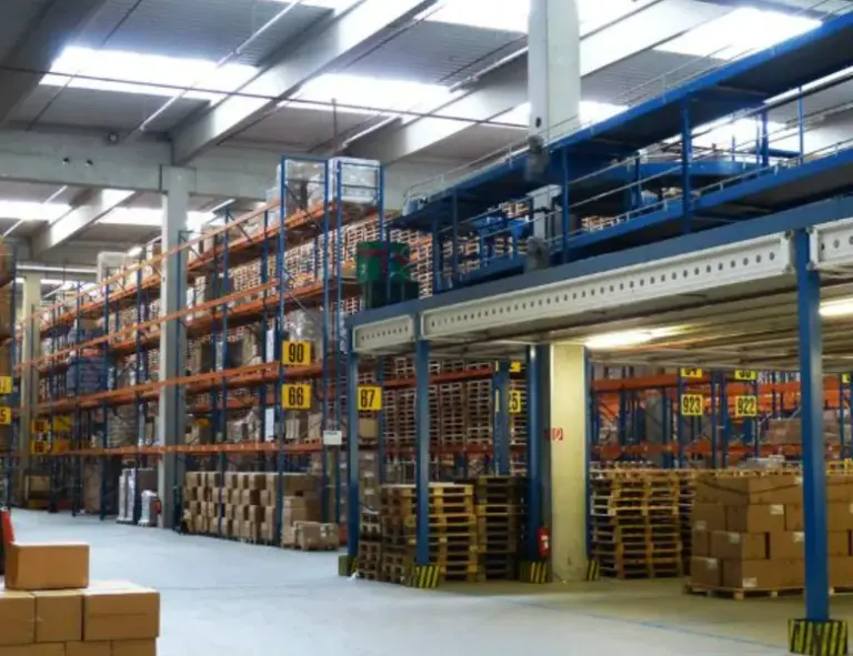 Serveis i construccio Remodelacion de almacen en Poligon Pratenc del Prat de Llobregat