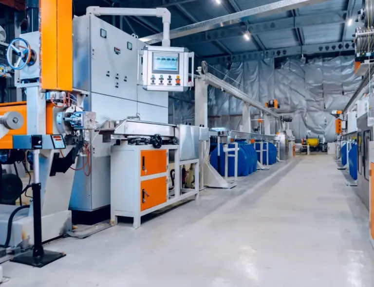 Serveis i construccio Renovacion del sistema electrico en nave industrial en el ZAL el Prat